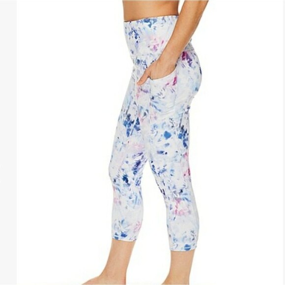 Gaiam High Rise Capri - Picture 2 of 7